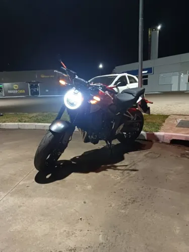 CB650R E-Clutch 2026