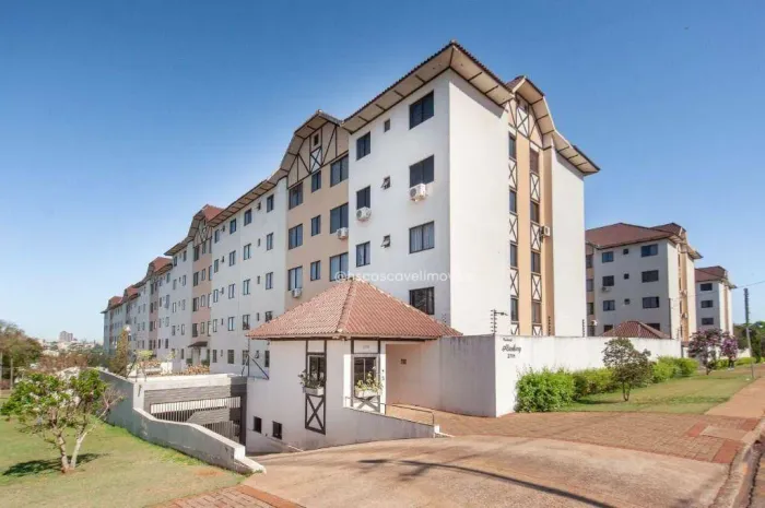 Apartamento com 2 dormitórios para alugar, 69 m² por R$ 1.700,00/mês - Country - Cascavel/