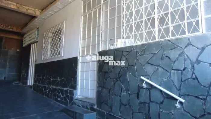 Excelente casa de 2 quartos e 1 Vaga no Sagrada Família