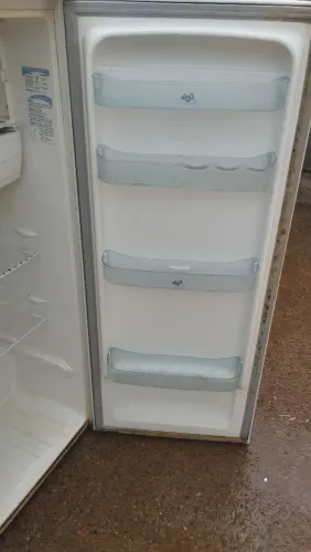 Geladeira a venda urgente