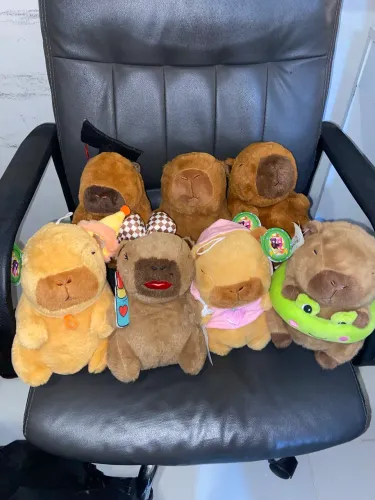 Pelúcia capivara família