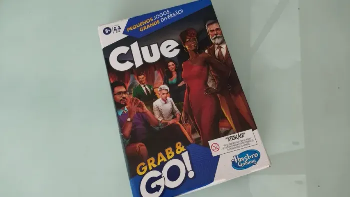 Jogo de Tabuleiro Clue Grab and Go NOVO