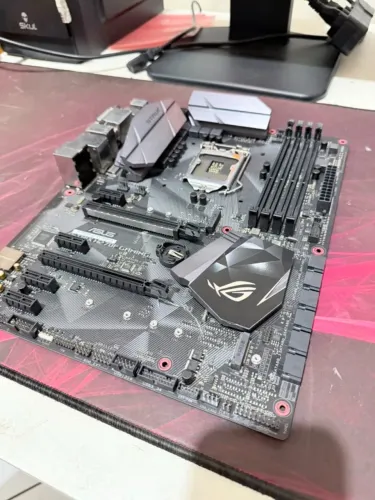 PLACA MAE ASUS H270 PARA INTEL 6 e 7 GERACACAO (leia descrição)