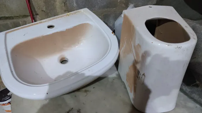 Pia de louça nova de banheiro ou lavado 110 reais
