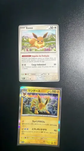 Carta Pokémon eevee e jolteon.