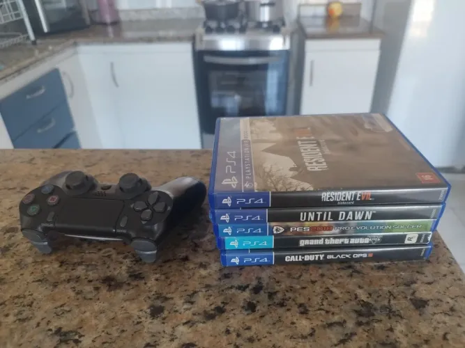 Jogos PS4 vendo tudo ou separado