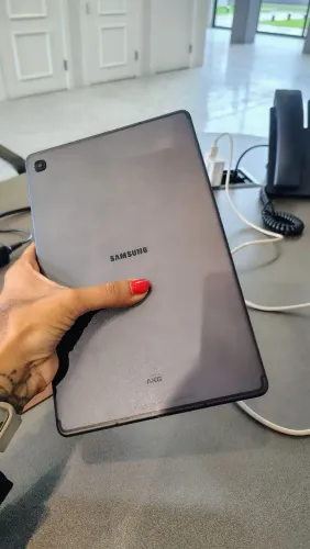 Vende-se Tablet Samsung s6 lite 64gb