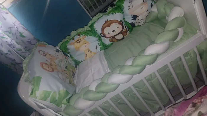 O berço está novo e vendo com o kit berço,kit berço de meninos
