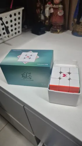 Cubo Mágico - XiYi Tornado V4 Pioneer