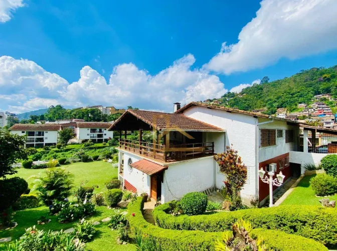 Casa com 4 dormitórios 2 suítes à venda, 342 m² por R$ 1.700.000 - Jardim Cascata - Teresó