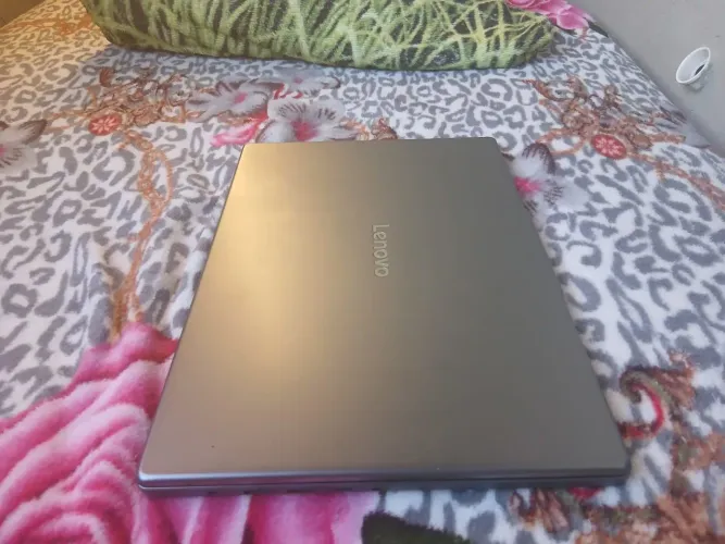 Vendo notebook Lenovo slim 3 windows 11 home, tem conversa no valor 