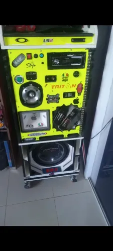 Vendo som automotivo 
