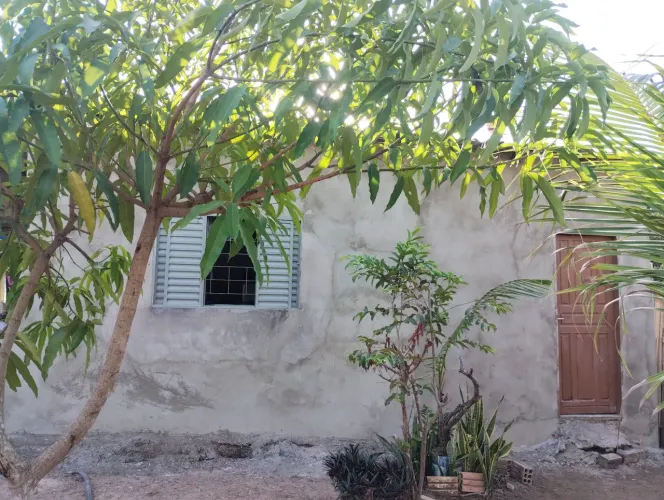Vendo casa próximo escolar, próximo da avenida principal