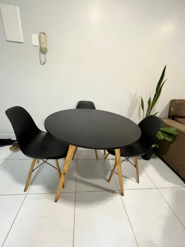 Mesa com cadeiras