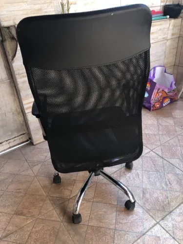 cadeira de escritório em perfeito estado