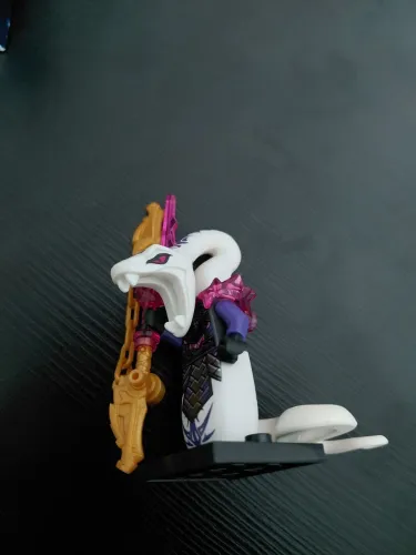 Lego Ninjago minifigure - General Pythor cistalizado