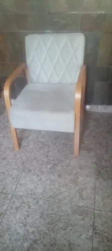 2 Poltronas Estofadas - Excelente Estado - R$ 700 o Par