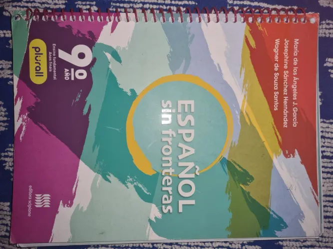 Livro de Espanhol sin Fronteras 9 ano Plurall