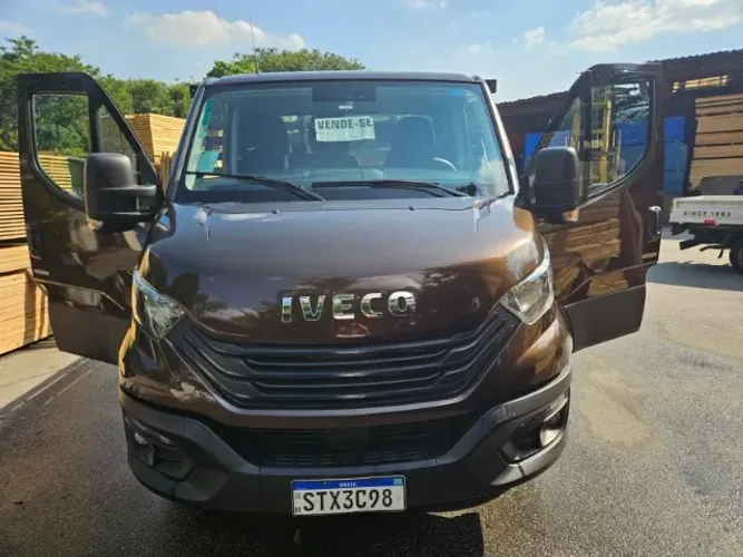 IVECO DAILY 35CS MARROM- ANO 2024 - UNICO DONO - PERFEITAS CONDIÇÕES