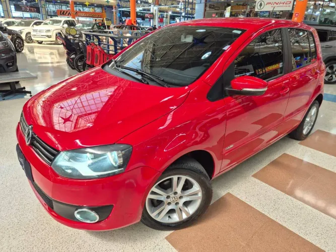 Volkswagen Fox 1.0 MI Total Flex 8V 5P 2014