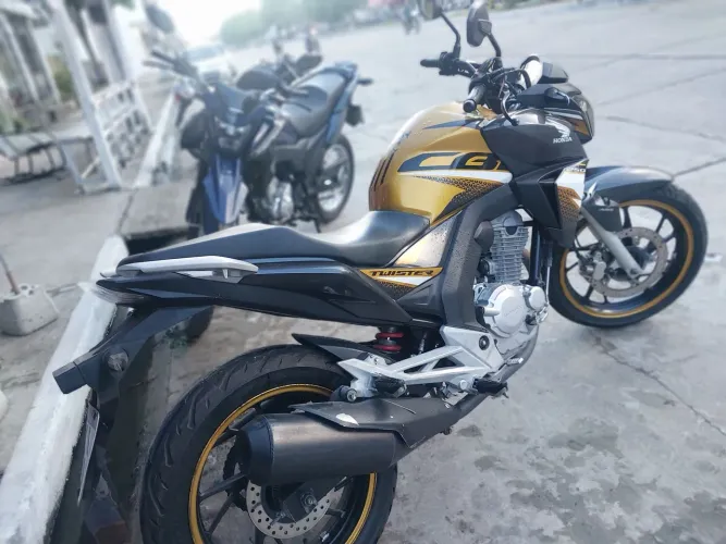 Honda CB 250F Twister