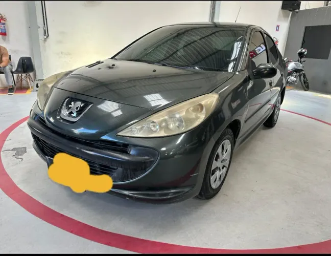 Peugeot 207 Sedan Passion XR 1.4 Flex 8V 4P 2010