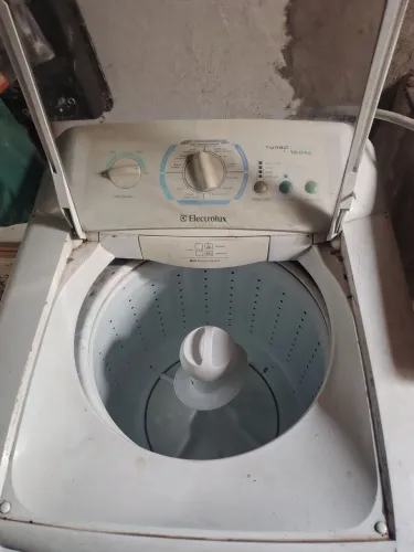 Vendo máquina Eletrolux 12 kg