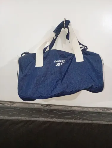 Bolsa de viagem.