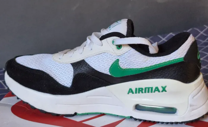 Tênis Nike Air Max System - em bom estado 