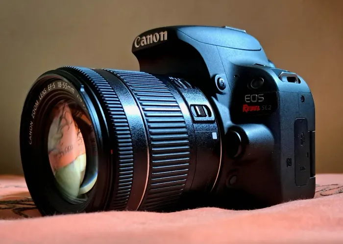 Canon SL2 em excelente estado