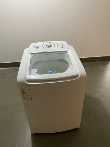 Máquina de lavar roupa semi nova