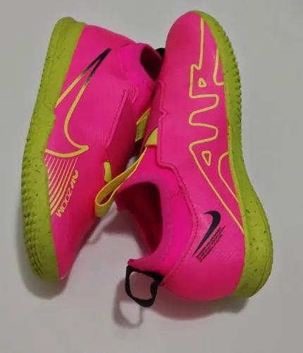Chuteira Nike MERCURIAL feminina