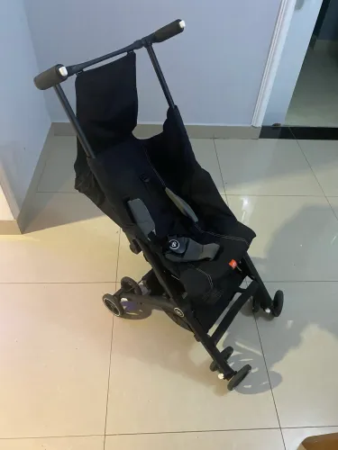 Carrinho de Passeio Gb compacto