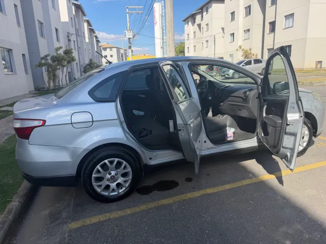 Fiat Grand Siena Attrac. 1.4 EVO F.flex 8V 2013