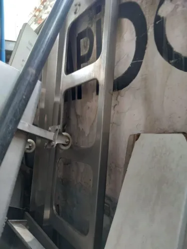 Tampo de inox com abertura