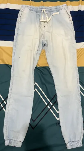 Calça jeans azul claro