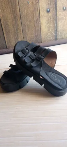 Chinelo beira rio