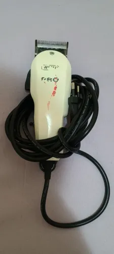 Máquina de cortar cabelo profissional