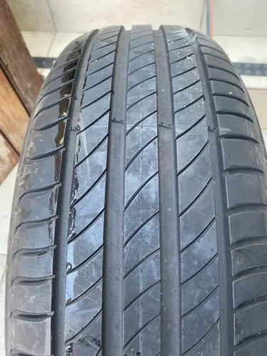 Pneu aro 215/60/17 michelin