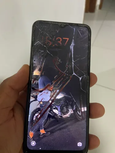 5 celulares a preço de um. Leia o anúncio.