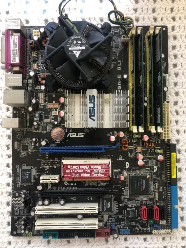 KIT UPGRADE GAMER LGA 775 - Core 2 quad Q8300, Placa-Mãe Asus P5N-E SLI e 8GB RAM