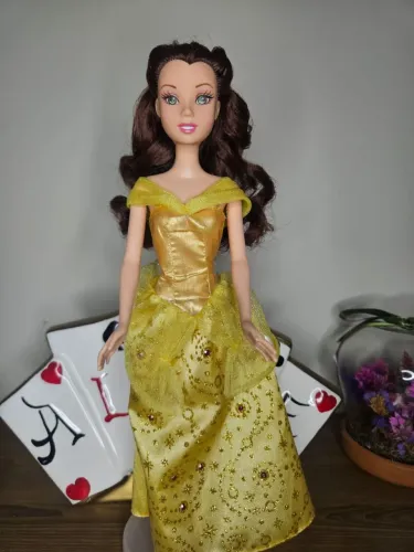 Boneca Princesa Bela Disney Sparkle