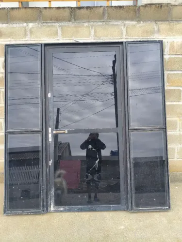 Porta alumínio com vidro