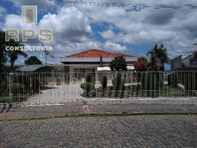 Casa a venda no centro de Atibaia, com 705m², excelente para clinicas ou escritórios