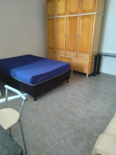 Alugo Kitnet mobiliada com garagem no Higienópolis - Cel. * 