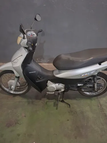 Honda Biz 125 Impecável