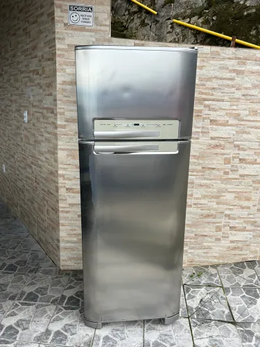 Geladeira Electrolux Inox Frost Free