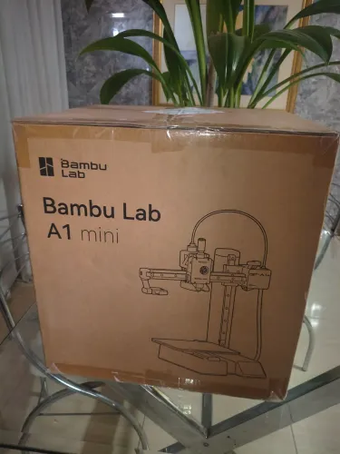 Vendo empresora 3 D Bambu Lab A1 mini! Nova na caixa não pego troca em nada