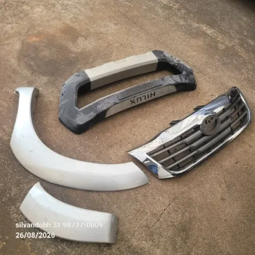 Hilux 2012 a 2105 - Peças externas a venda