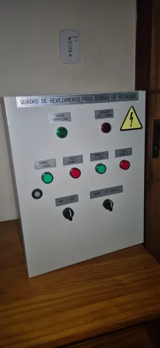 Quadro de comando - Revezamento automático de bombas